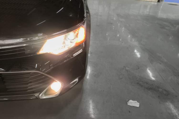 Used Toyota Camry 2016 2.0E 10th Anniversary Elite Edition Left Front Headlight