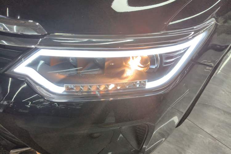 Used Toyota Camry 2016 2.0G 10th Anniversary Leading Edition Left Front Headlight