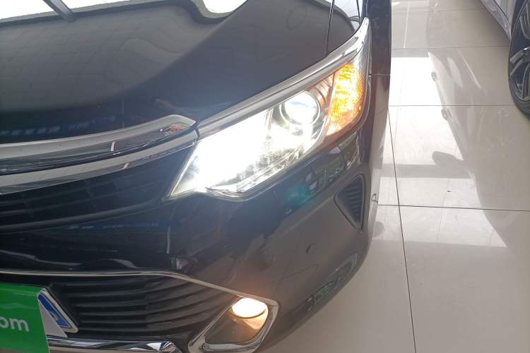 Used Toyota Camry 2016 Dual-Engine 2.5 HG 10th Anniversary Deluxe Navigation Edition Left Front Headlight