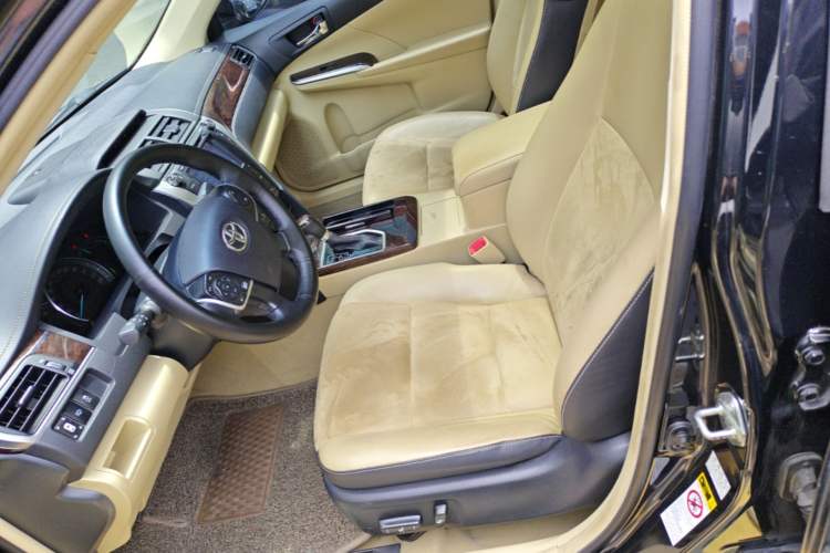 Used Toyota Camry 2016 2.5G 10th Anniversary Deluxe Navigation Edition Left Front Seat