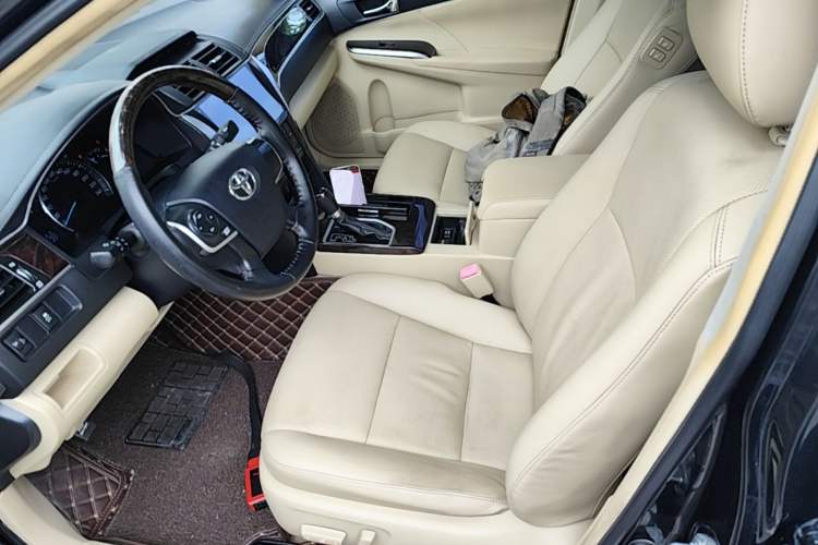Used Toyota Camry 2016 2.0G 10th Anniversary Leading Edition Left Front Seat