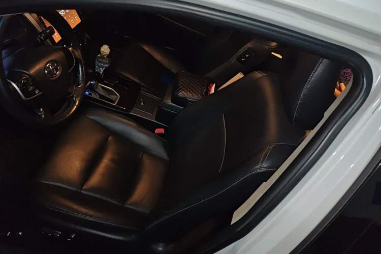 Used Toyota Camry 2016 2.0G 10th Anniversary Leading Edition Left Front Seat