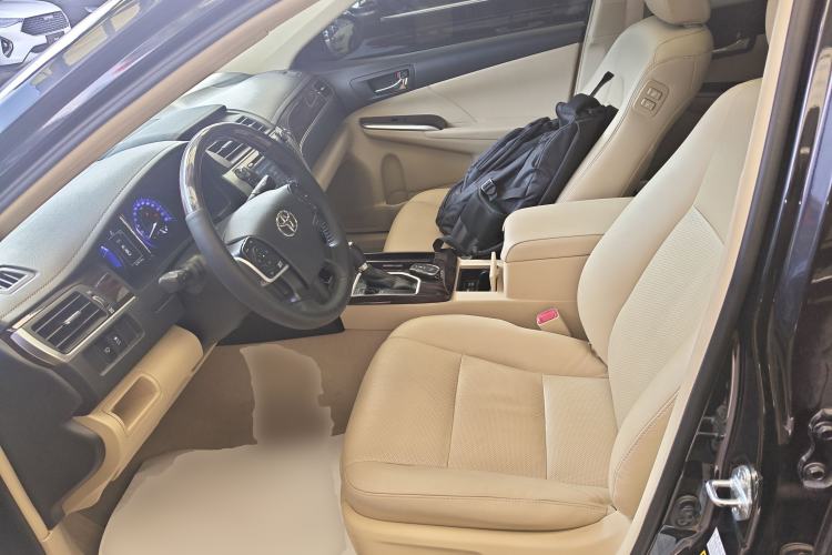 Used Toyota Camry 2016 Dual-Engine 2.5 HG 10th Anniversary Deluxe Navigation Edition Left Front Seat