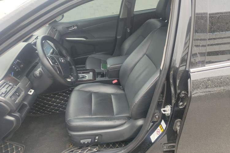 Used Toyota Camry 2016 2.0G 10th Anniversary Leading Edition Left Front Seat
