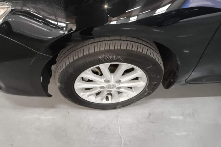Used Toyota Camry 2016 2.0E 10th Anniversary Elite Edition Left Front Wheel Hub