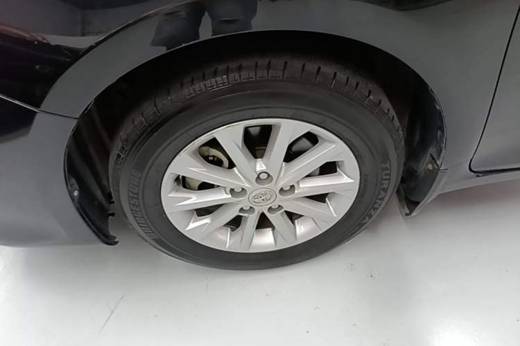 Used Toyota Camry 2016 2.0E 10th Anniversary Elite Edition Left Front Wheel Hub