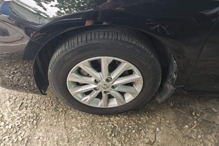 Used Toyota Camry 2016 2.0E 10th Anniversary Elite Edition Left Front Wheel Hub