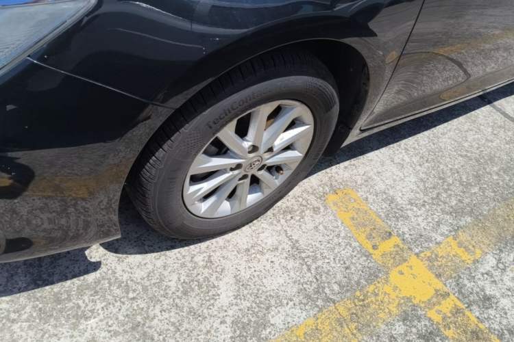 Used Toyota Camry 2016 2.0E 10th Anniversary Elite Edition Left Front Wheel Hub