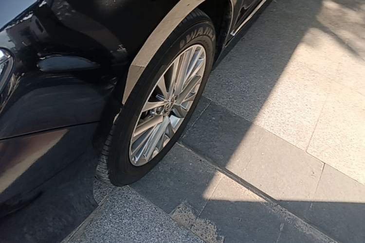 Used Toyota Camry 2016 2.5G 10th Anniversary Deluxe Navigation Edition Left Front Wheel Hub