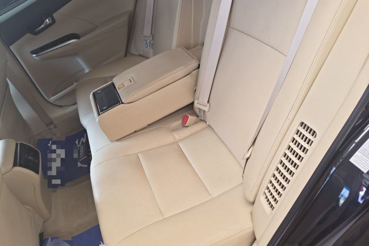 Used Toyota Camry 2016 Dual-Engine 2.5 HG 10th Anniversary Deluxe Navigation Edition Left Rear Seat