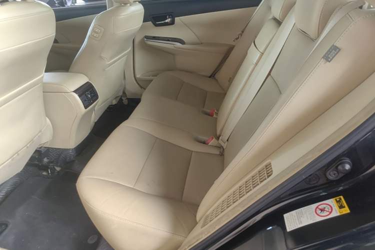 Used Toyota Camry 2016 Dual-Engine 2.5 HG 10th Anniversary Deluxe Navigation Edition Left Rear Seat