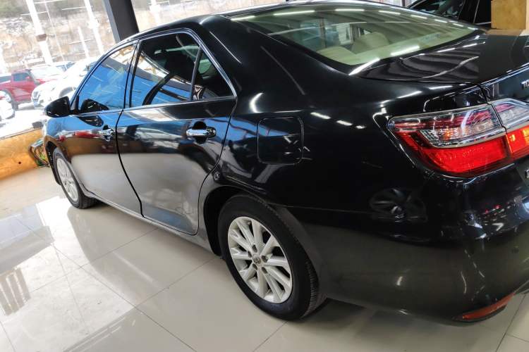 Used Toyota Camry 2016 2.0G 10th Anniversary Leading Edition Left Side