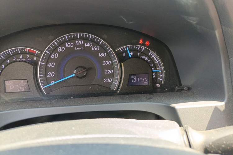 Used Toyota Camry 2016 2.0G 10th Anniversary Leading Edition Odometer Close Up