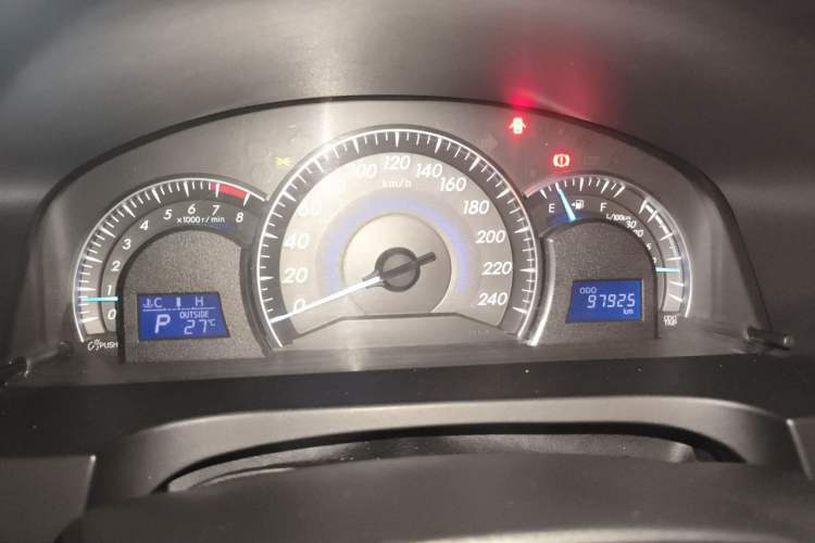 Used Toyota Camry 2016 2.0G 10th Anniversary Leading Edition Odometer Close Up