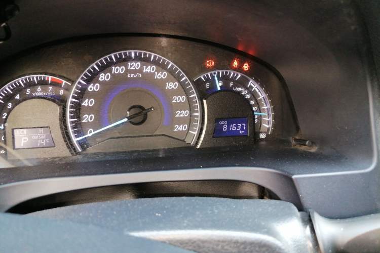 Used Toyota Camry 2016 2.0G 10th Anniversary Leading Edition Odometer Close Up