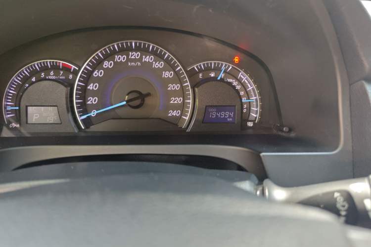 Used Toyota Camry 2016 2.0G 10th Anniversary Leading Edition Odometer Close Up