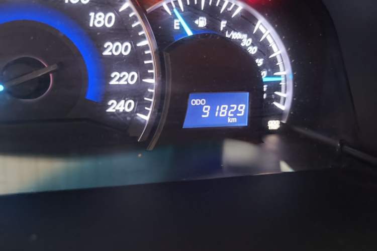 Used Toyota Camry 2016 2.5G 10th Anniversary Deluxe Navigation Edition Odometer Close Up