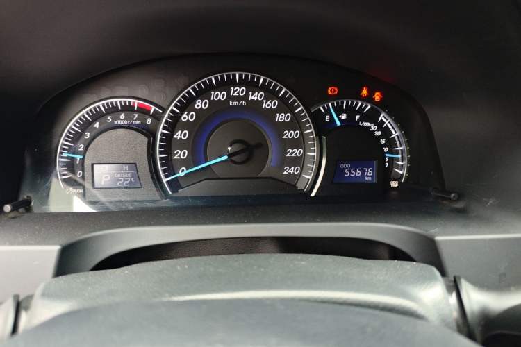 Used Toyota Camry 2016 2.0G 10th Anniversary Leading Edition Odometer Close Up