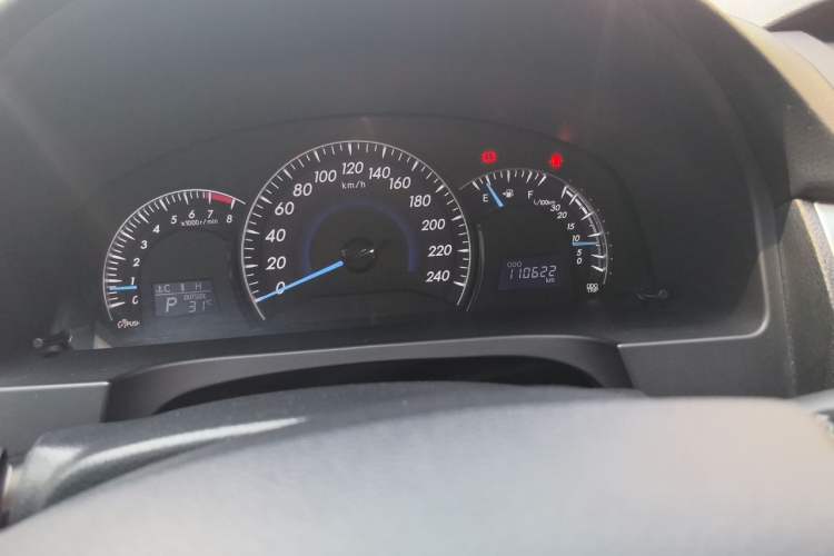 Used Toyota Camry 2016 2.0G 10th Anniversary Leading Edition Odometer Close Up