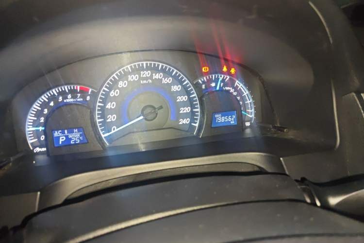 Used Toyota Camry 2016 2.0G 10th Anniversary Leading Edition Odometer Close Up