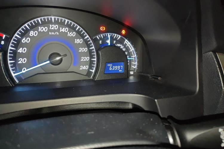 Used Toyota Camry 2016 2.0G 10th Anniversary Leading Edition Odometer Close Up