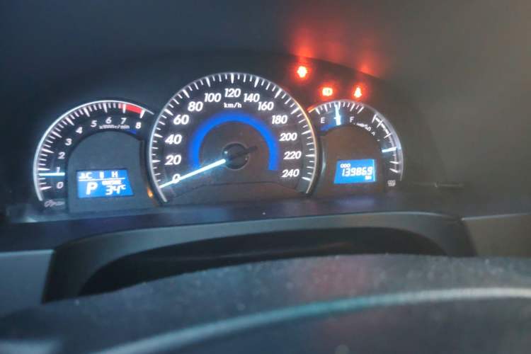 Used Toyota Camry 2016 2.0E 10th Anniversary Elite Edition Odometer Close Up