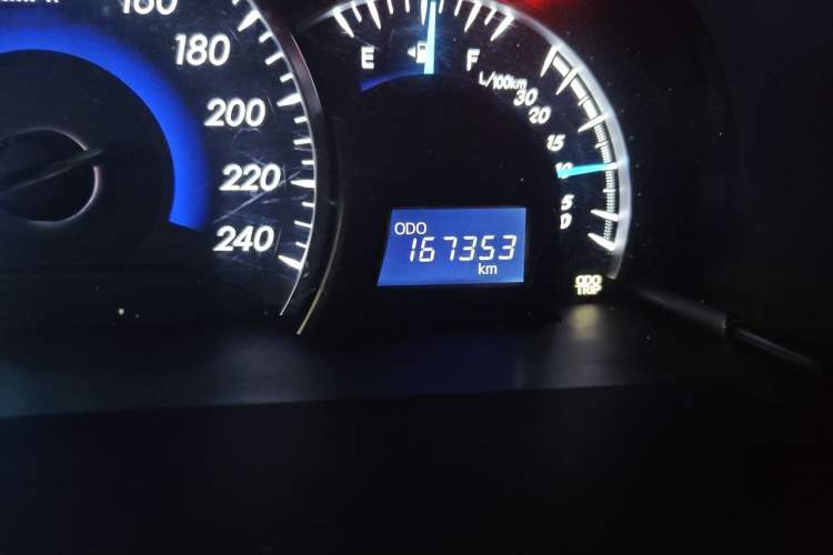 Used Toyota Camry 2016 2.5G 10th Anniversary Deluxe Navigation Edition Odometer Close Up