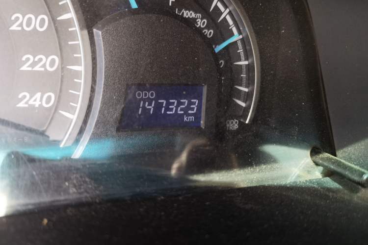 Used Toyota Camry 2016 2.0E 10th Anniversary Elite Edition Odometer Close Up