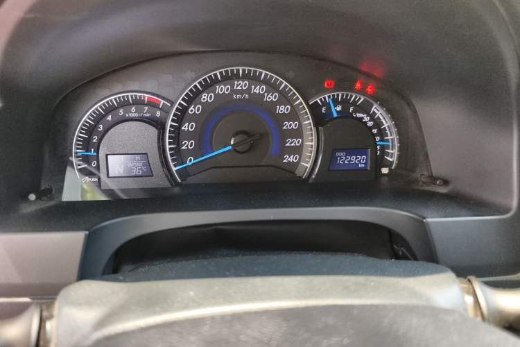 Used Toyota Camry 2016 2.0G 10th Anniversary Leading Edition Odometer Close Up