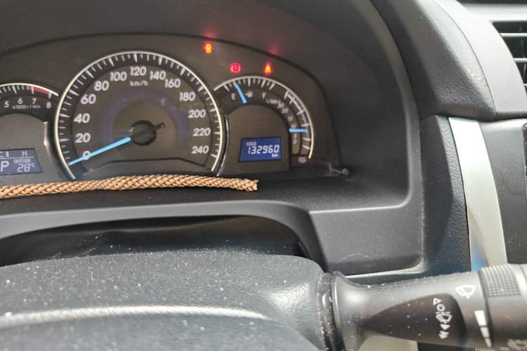 Used Toyota Camry 2016 2.0E 10th Anniversary Elite Edition Odometer Close Up