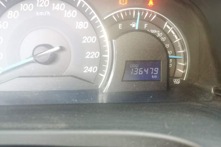 Used Toyota Camry 2016 2.0E 10th Anniversary Elite Edition Odometer Close Up