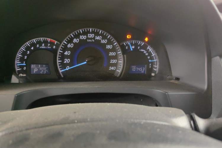 Used Toyota Camry 2016 2.0G 10th Anniversary Leading Edition Odometer Close Up