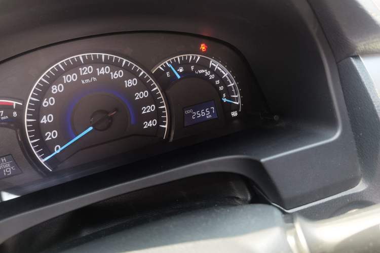 Used Toyota Camry 2016 2.5G 10th Anniversary Deluxe Navigation Edition Odometer Close Up