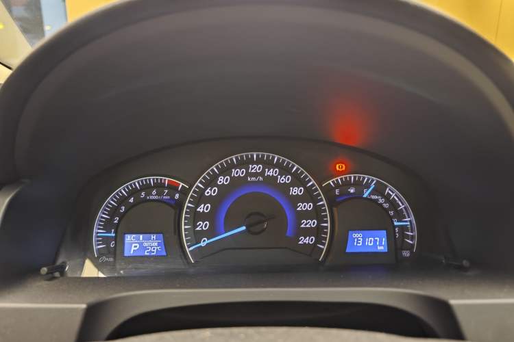 Used Toyota Camry 2016 2.0E 10th Anniversary Elite Edition Odometer Close Up