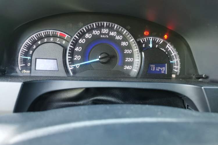 Used Toyota Camry 2016 2.0G 10th Anniversary Leading Edition Odometer Close Up