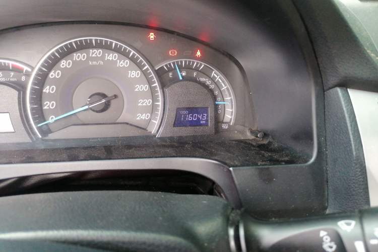 Used Toyota Camry 2016 2.0E 10th Anniversary Elite Edition Odometer Close Up
