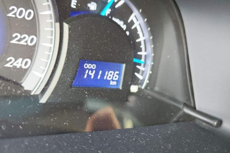 Used Toyota Camry 2016 2.0G 10th Anniversary Leading Edition Odometer Close Up