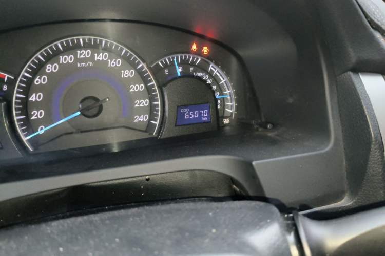 Used Toyota Camry 2016 2.0G 10th Anniversary Leading Edition Odometer Close Up