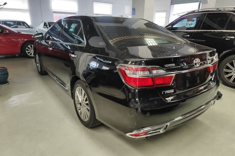 Used Toyota Camry 2016 2.5G 10th Anniversary Deluxe Navigation Edition Rear Left 45 Deg