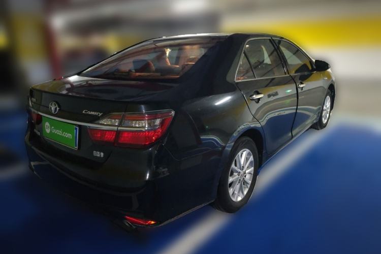Used Toyota Camry 2016 Dual-Engine 2.5 HG 10th Anniversary Deluxe Navigation Edition Rear Right 45 Deg