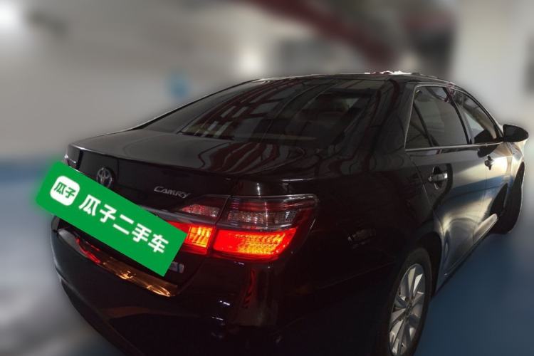 Used Toyota Camry 2016 Dual-Engine 2.5 HG 10th Anniversary Deluxe Navigation Edition Rear Right 45 Deg