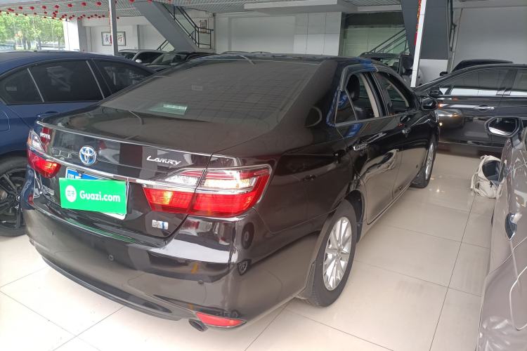 Used Toyota Camry 2016 Dual-Engine 2.5 HG 10th Anniversary Deluxe Navigation Edition Rear Right 45 Deg