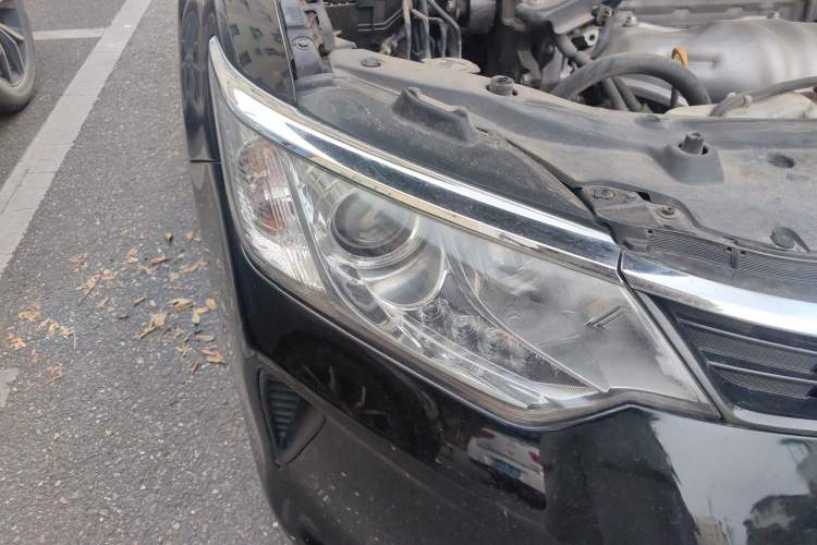 Used Toyota Camry 2016 2.0G 10th Anniversary Leading Edition Right Front Headlight