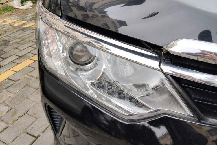 Used Toyota Camry 2016 2.0G 10th Anniversary Leading Edition Right Front Headlight