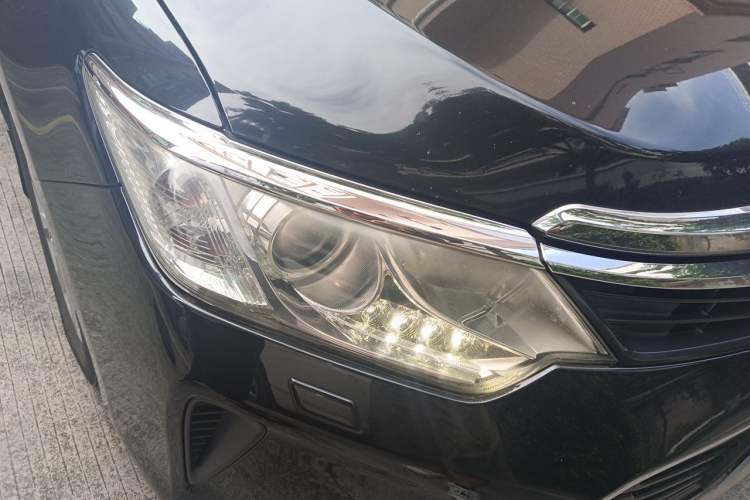 Used Toyota Camry 2016 Dual-Engine 2.5 HG 10th Anniversary Deluxe Navigation Edition Right Front Headlight