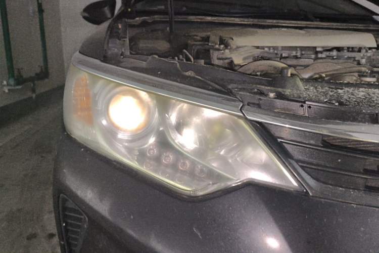 Used Toyota Camry 2016 2.0G 10th Anniversary Leading Edition Right Front Headlight