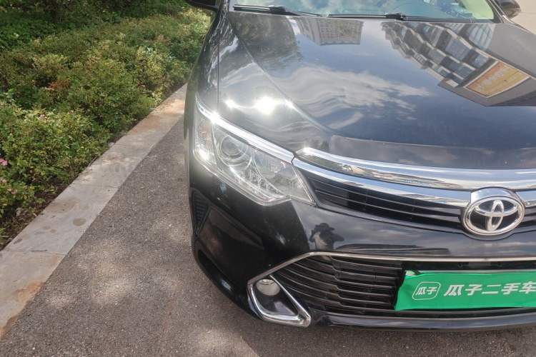 Used Toyota Camry 2016 2.0G 10th Anniversary Leading Edition Right Front Headlight