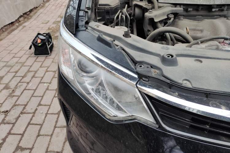 Used Toyota Camry 2016 2.0G 10th Anniversary Leading Edition Right Front Headlight