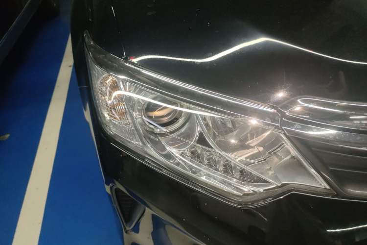 Used Toyota Camry 2016 2.0G 10th Anniversary Leading Edition Right Front Headlight