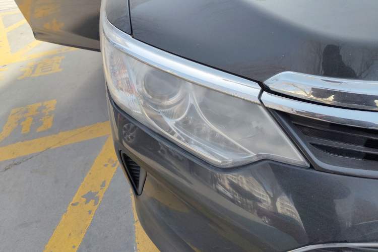 Used Toyota Camry 2016 2.0G 10th Anniversary Leading Edition Right Front Headlight